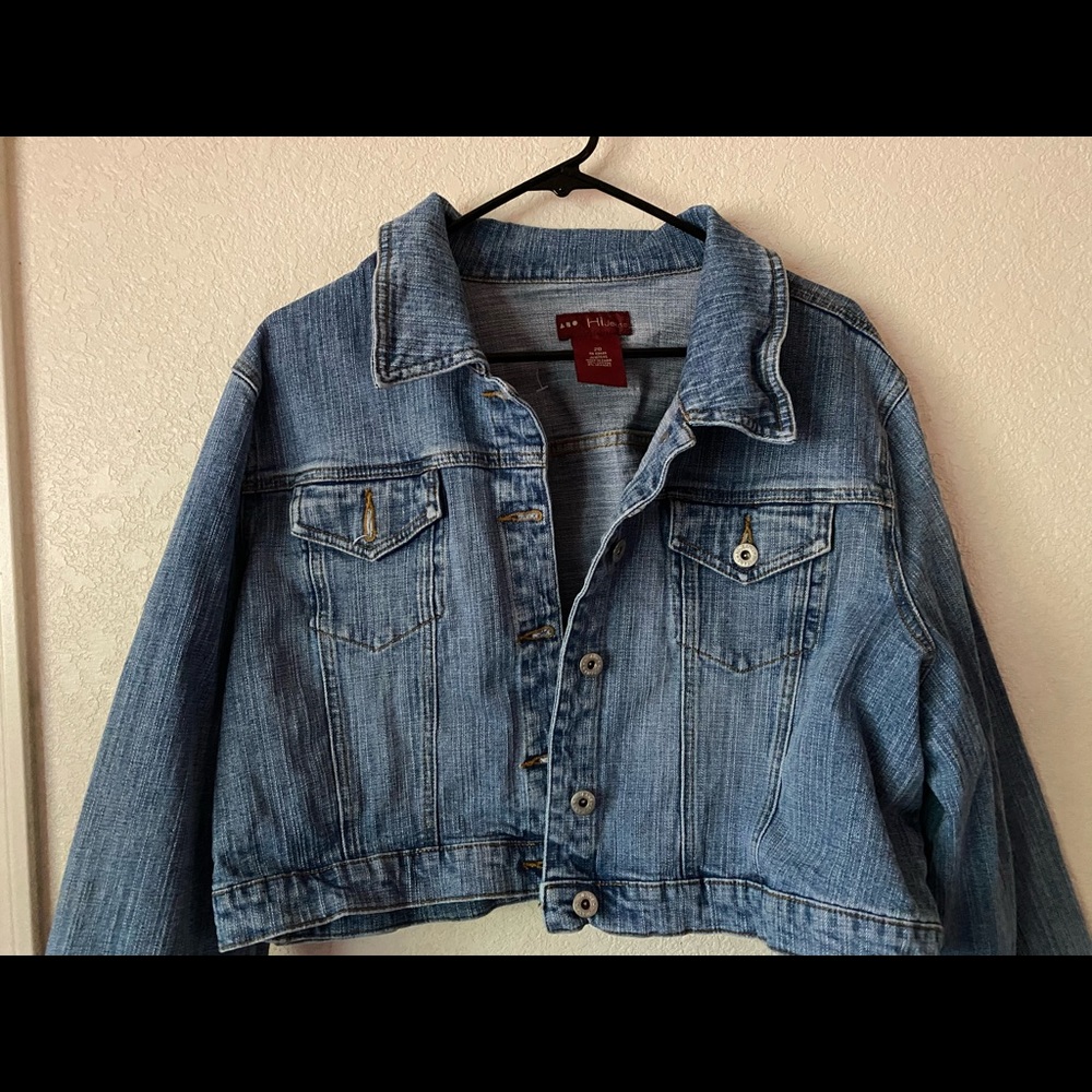 COPY - Crop faded denim jacket
